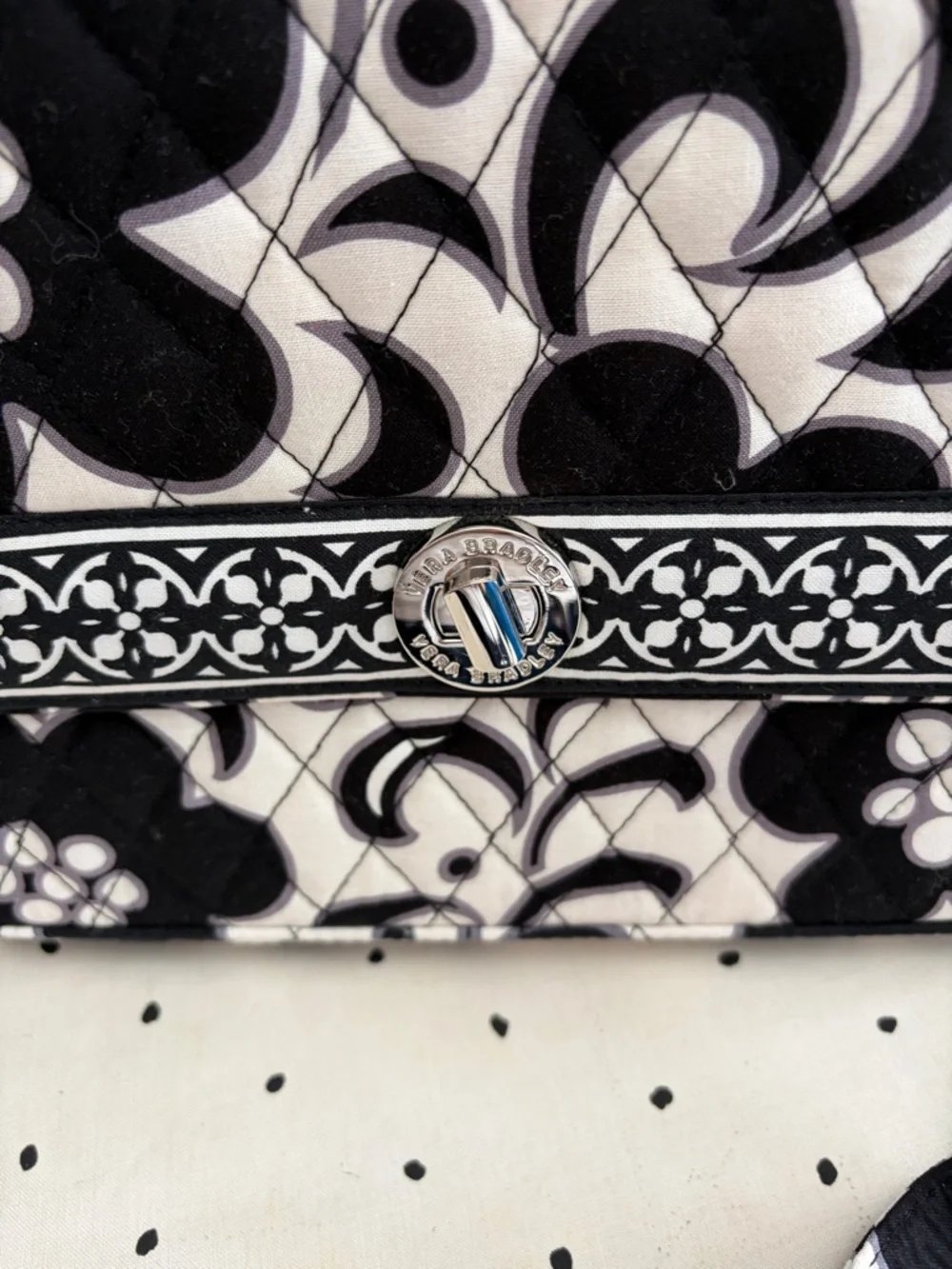 Vera Bradley Black & White Quilted Floral Crossbody - Picture 4 of 11